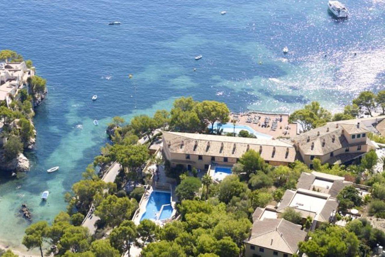 Hotel Petit Cala Fornells Peguera Bagian luar foto