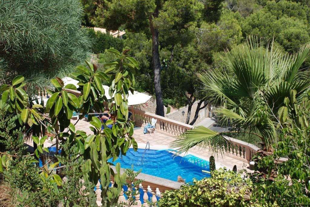 Hotel Petit Cala Fornells Peguera Bagian luar foto