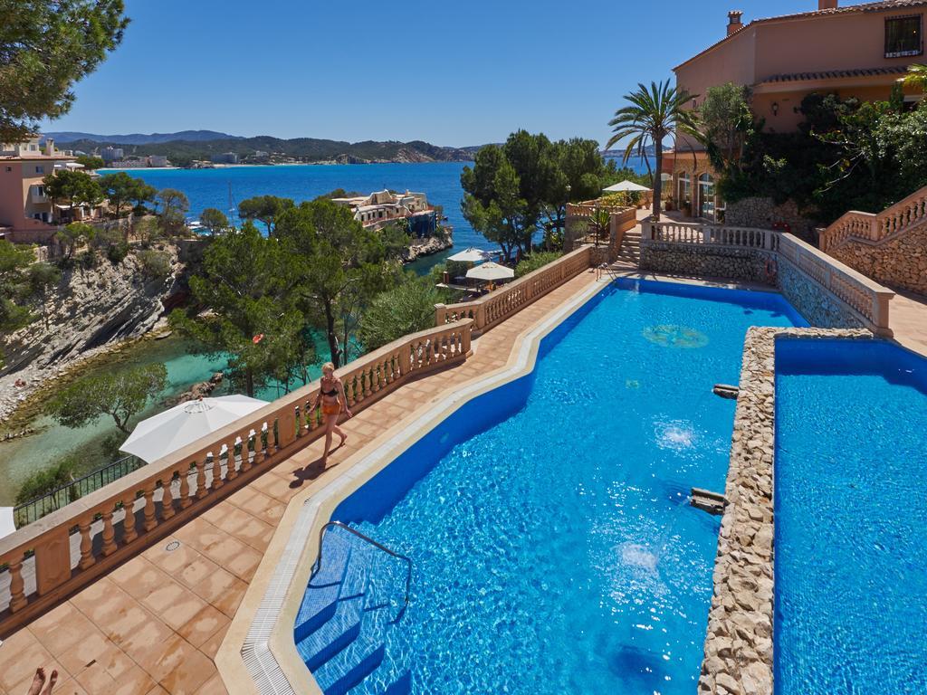 Hotel Petit Cala Fornells Peguera Bagian luar foto