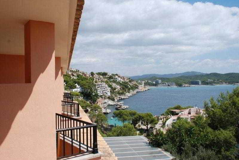 Hotel Petit Cala Fornells Peguera Bagian luar foto