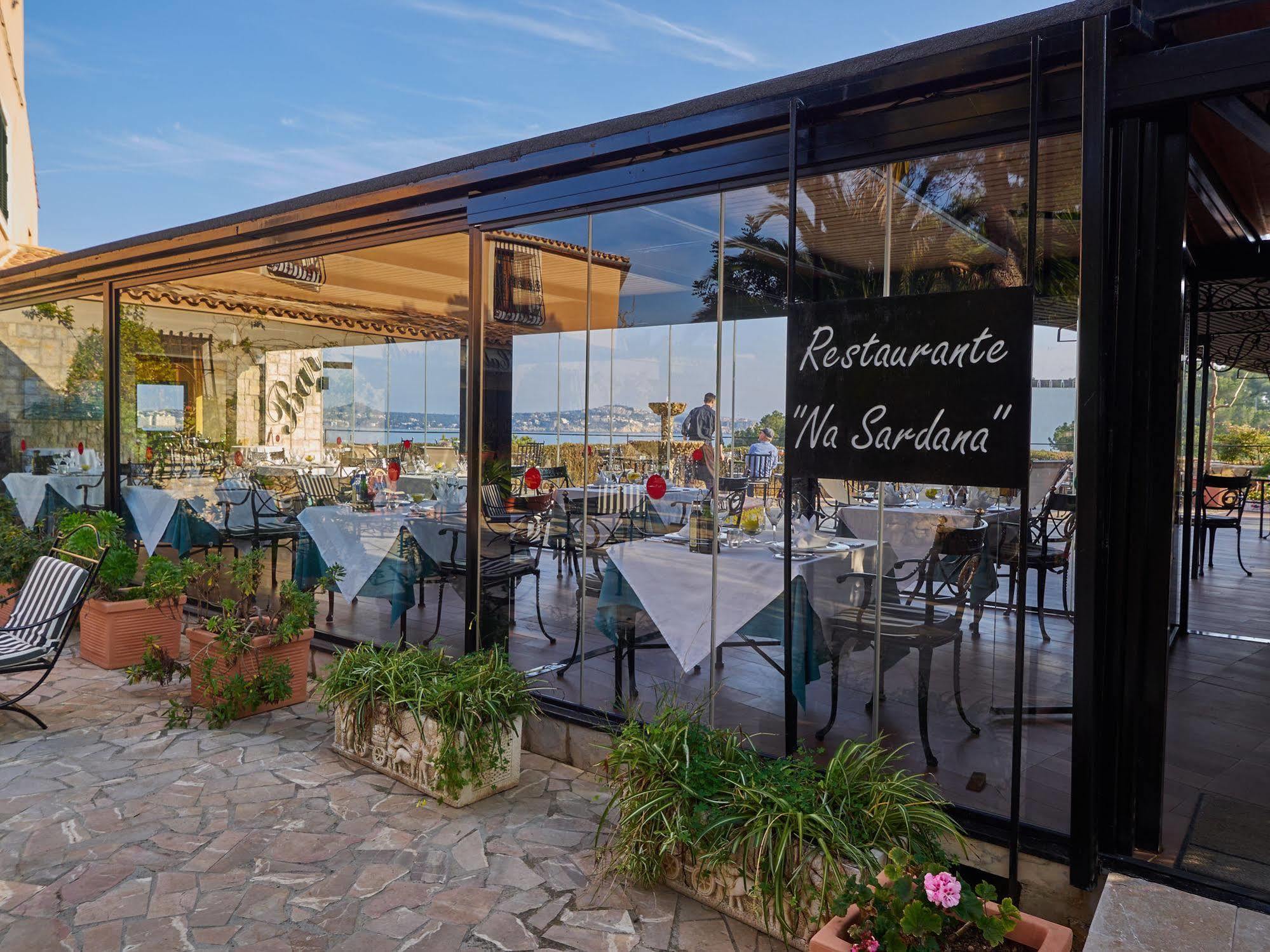 Hotel Petit Cala Fornells Peguera Bagian luar foto