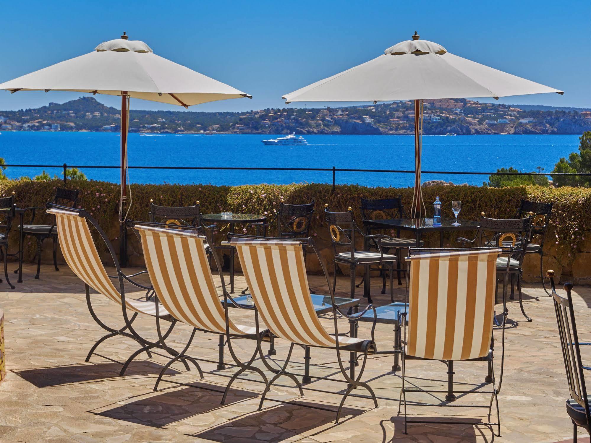 Hotel Petit Cala Fornells Peguera Bagian luar foto
