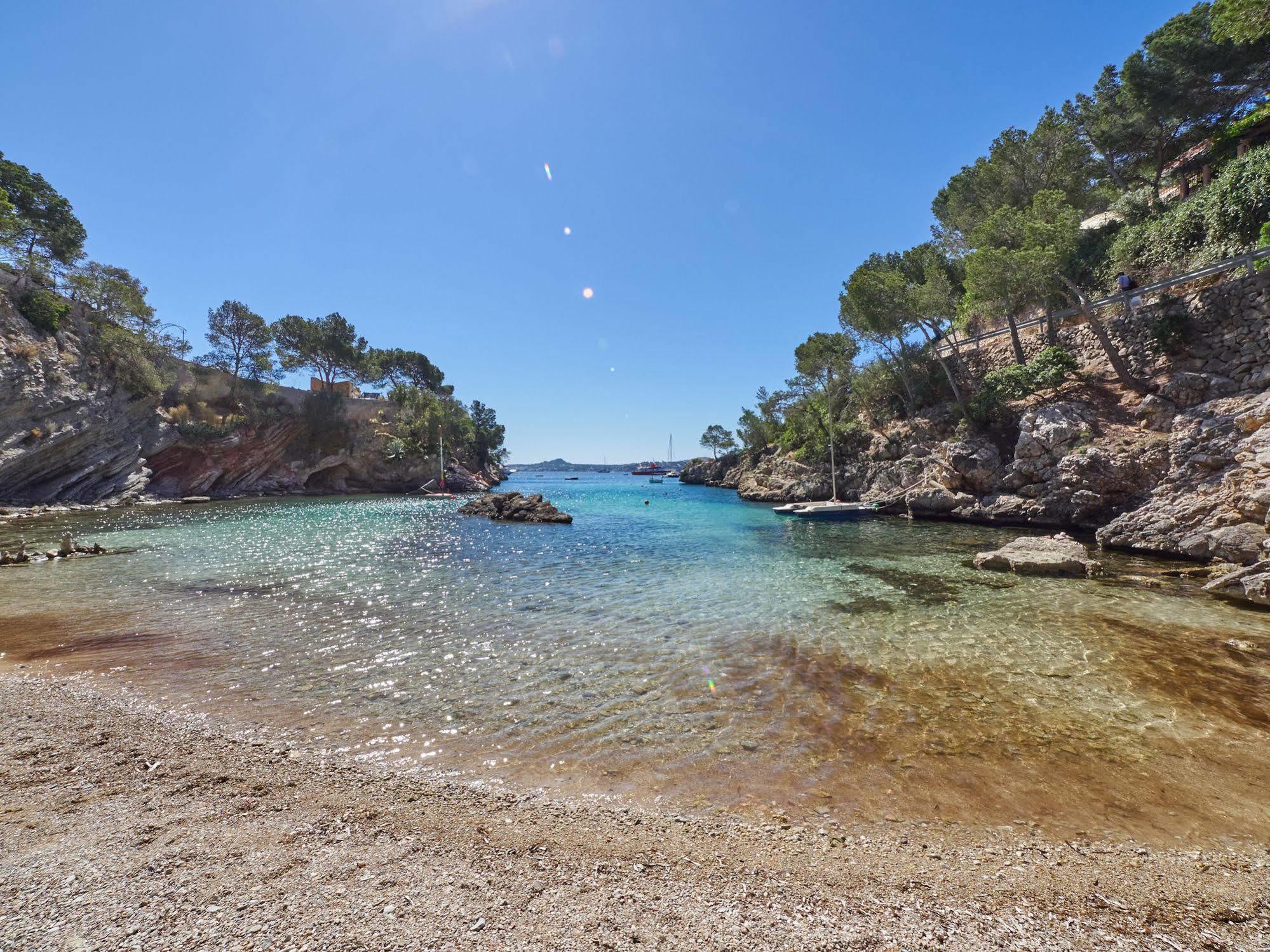 Hotel Petit Cala Fornells Peguera Bagian luar foto