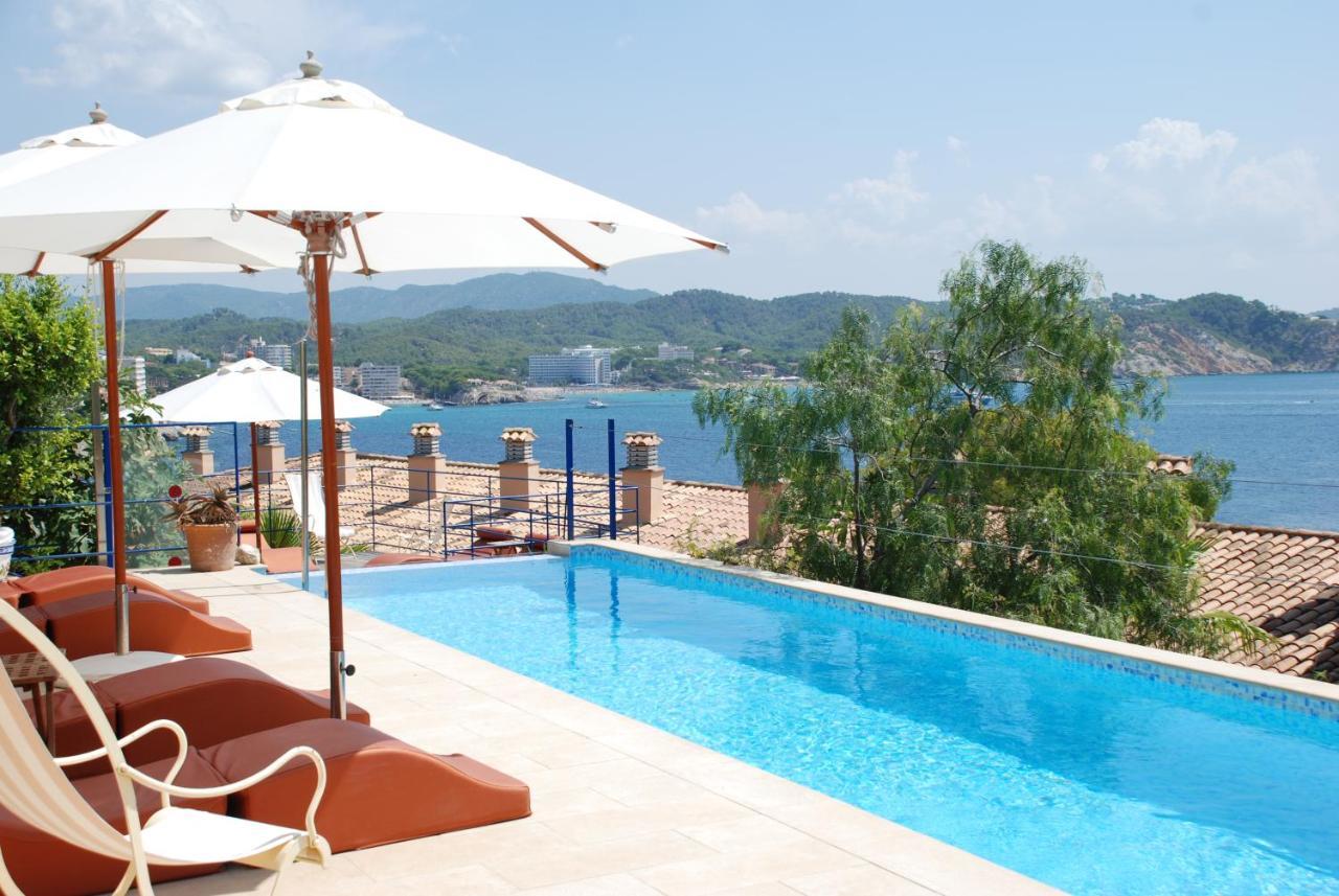 Hotel Petit Cala Fornells Peguera Bagian luar foto
