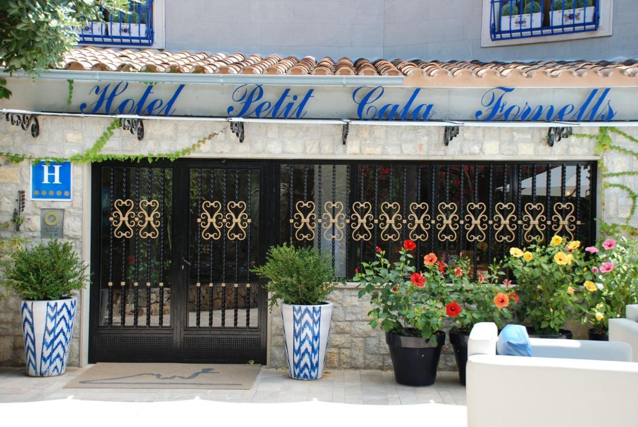 Hotel Petit Cala Fornells Peguera Bagian luar foto