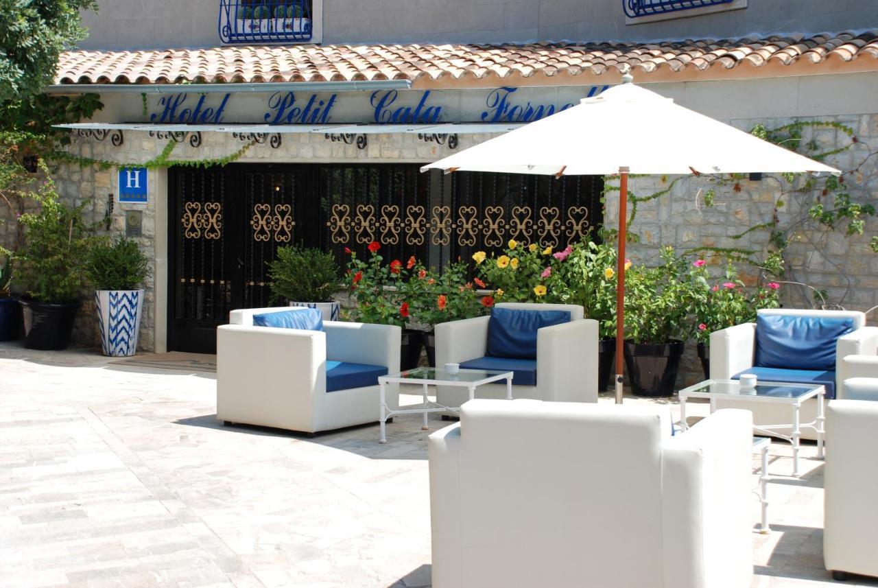 Hotel Petit Cala Fornells Peguera Bagian luar foto