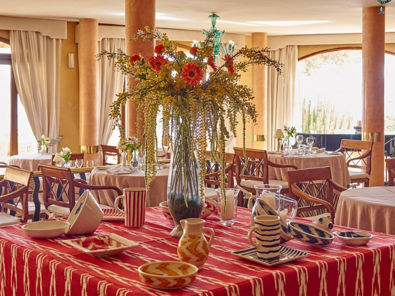 Hotel Petit Cala Fornells Peguera Bagian luar foto
